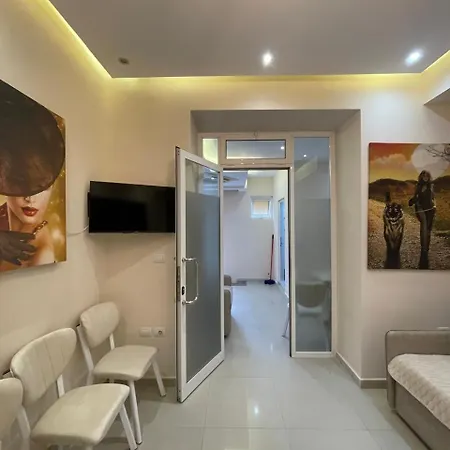 דירה Sense Apts